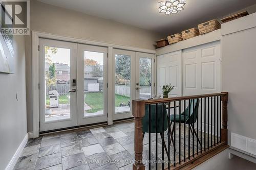 1041 Plains View Avenue, Burlington, ON - Indoor Photo Showing Other Room