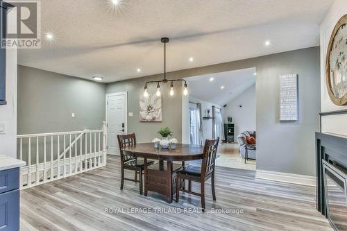 115 Loggers Grove, London, ON - Indoor Photo Showing Dining Room