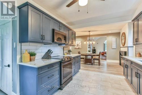 115 Loggers Grove, London, ON - Indoor Photo Showing Kitchen With Upgraded Kitchen