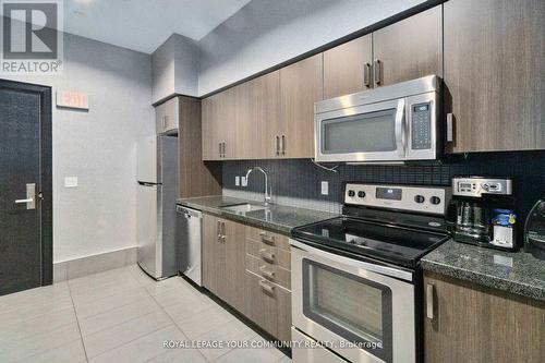 Lph08 - 55 Speers Road, Oakville, ON - Indoor Photo Showing Kitchen