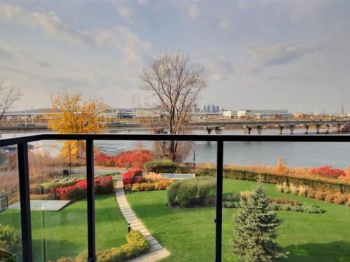 View - 306-101 Rue De La Rotonde, Montréal (Verdun/Île-Des-Soeurs), QC - Outdoor With Body Of Water With View