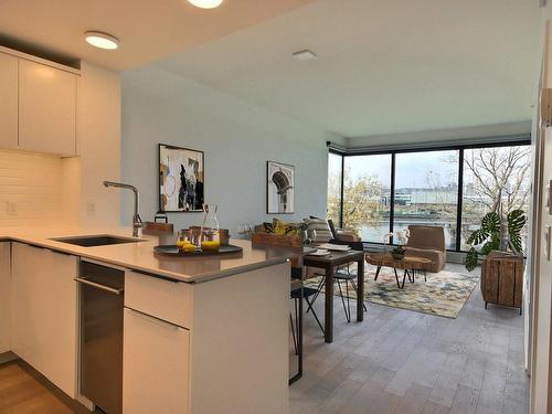 Overall view - 306-101 Rue De La Rotonde, Montréal (Verdun/Île-Des-Soeurs), QC - Indoor Photo Showing Kitchen