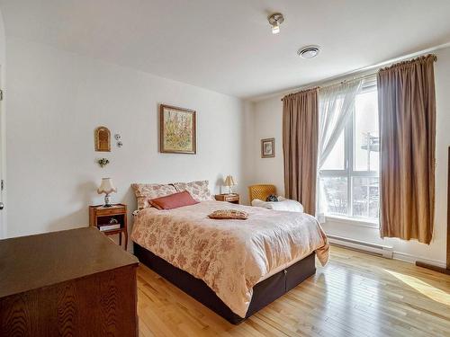 Master bedroom - 708-3050 Boul. Notre-Dame, Laval (Chomedey), QC - Indoor Photo Showing Bedroom