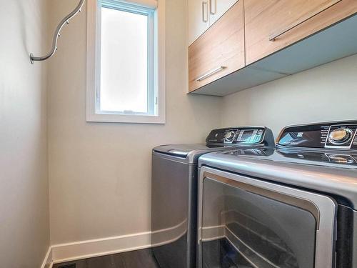 Salle de lavage - 2094 Rue Étienne-Provost, Carignan, QC - Indoor Photo Showing Laundry Room