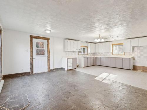 Overall view - 982 Route 105, Gracefield, QC - Indoor Photo Showing Kitchen