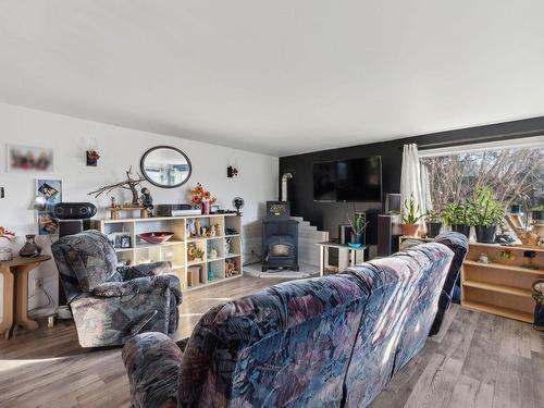 Living room - 675 Route 105, Gracefield, QC - Indoor Photo Showing Living Room