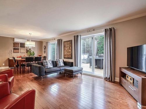 Salon - 1031 Rue Gérard-Cloutier, Prévost, QC - Indoor Photo Showing Living Room