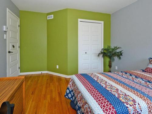 Bedroom - 99 Rue Marielle-Primeau, Mercier, QC - Indoor Photo Showing Bedroom