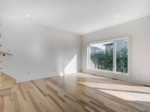 Living room - 5435 Rue Domville, Longueuil (Saint-Hubert), QC - Indoor Photo Showing Other Room