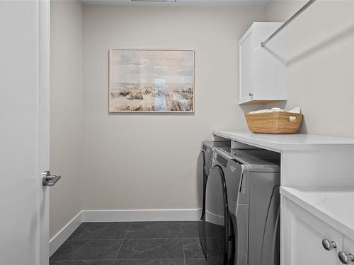 1526 Marble Pl, Langford, BC - Indoor Photo Showing Laundry Room