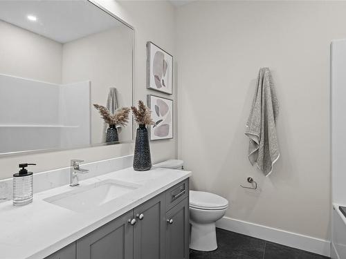 1526 Marble Pl, Langford, BC - Indoor Photo Showing Bathroom