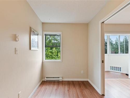 307-2900 Orillia St, Saanich, BC - Indoor Photo Showing Other Room