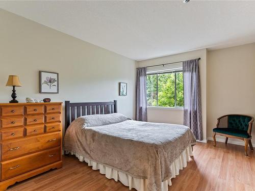 307-2900 Orillia St, Saanich, BC - Indoor Photo Showing Bedroom