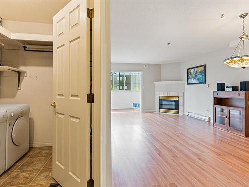 307-2900 Orillia St, Saanich, BC - Indoor Photo Showing Laundry Room