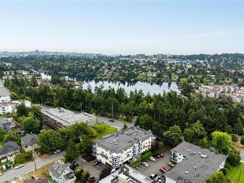 307-2900 Orillia St, Saanich, BC - Outdoor With View