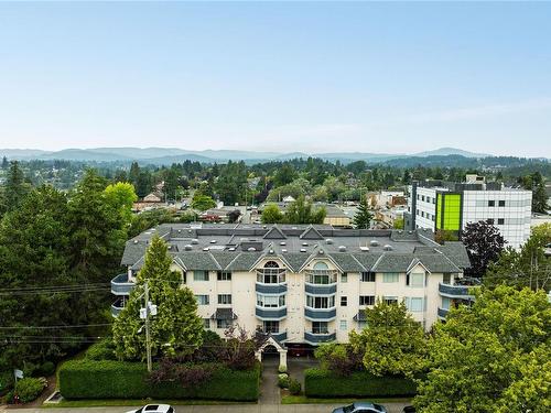 307-2900 Orillia St, Saanich, BC - Outdoor With View