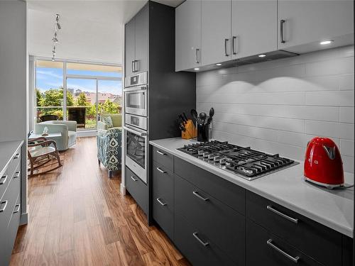 314-68 Songhees Rd, Victoria, BC - Indoor Photo Showing Kitchen With Upgraded Kitchen