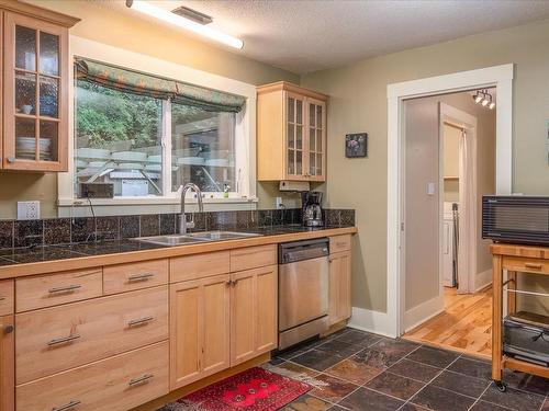 312 Spruce Ave, Gabriola Island, BC 