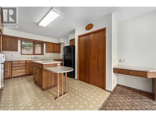 8247 Westsyde Road, Kamloops, BC - Indoor Photo Showing Kitchen