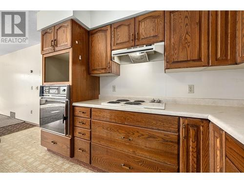 8247 Westsyde Road, Kamloops, BC - Indoor Photo Showing Kitchen