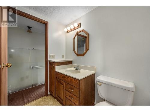 8247 Westsyde Road, Kamloops, BC - Indoor Photo Showing Bathroom