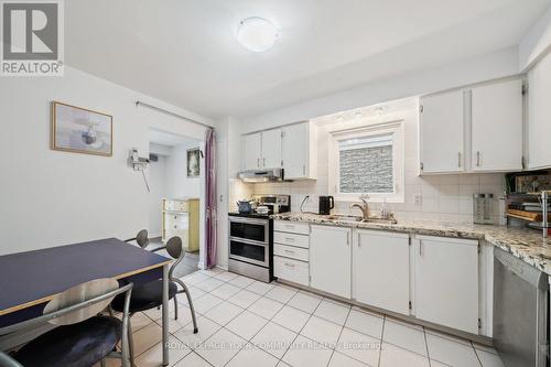 154 Lisa Crescent, Vaughan, ON - Indoor Photo Showing Kitchen