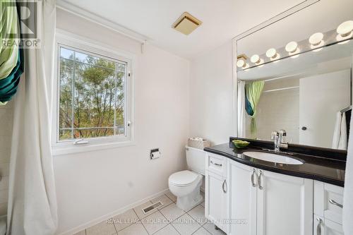 154 Lisa Crescent, Vaughan, ON - Indoor Photo Showing Bathroom