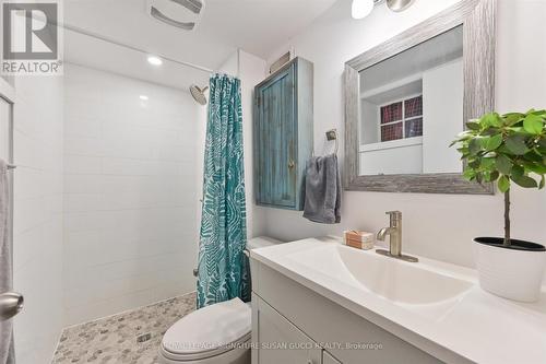 6 Lankin Boulevard, Toronto, ON - Indoor Photo Showing Bathroom