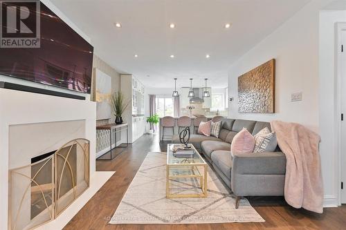 6 Lankin Boulevard, Toronto, ON - Indoor Photo Showing Living Room