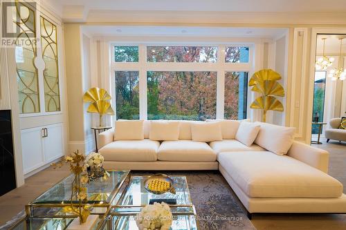 21 Birch Avenue, Richmond Hill, ON - Indoor Photo Showing Living Room