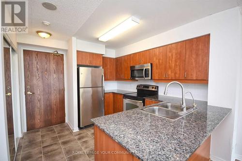 1119 - 185 Oneida Crescent S, Richmond Hill, ON - Indoor Photo Showing Kitchen With Double Sink