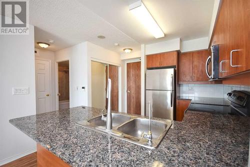 1119 - 185 Oneida Crescent S, Richmond Hill, ON - Indoor Photo Showing Kitchen With Upgraded Kitchen