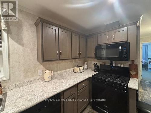 66 - 26585 Highway 89, Southgate, ON - Indoor Photo Showing Kitchen