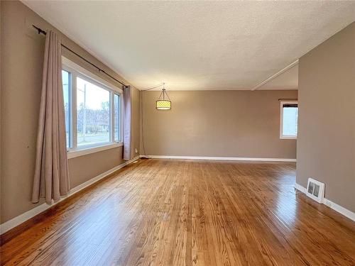 526 24Th Street, Brandon, MB - Indoor Photo Showing Other Room