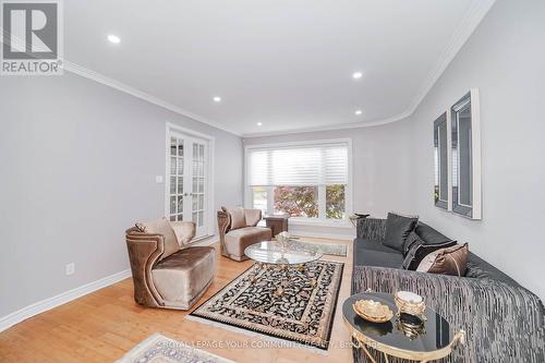 23 Anglin Drive, Richmond Hill, ON - Indoor Photo Showing Living Room