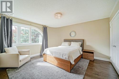 23 Anglin Drive, Richmond Hill, ON - Indoor Photo Showing Bedroom