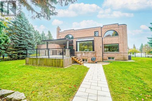 23 Anglin Drive, Richmond Hill, ON - Outdoor