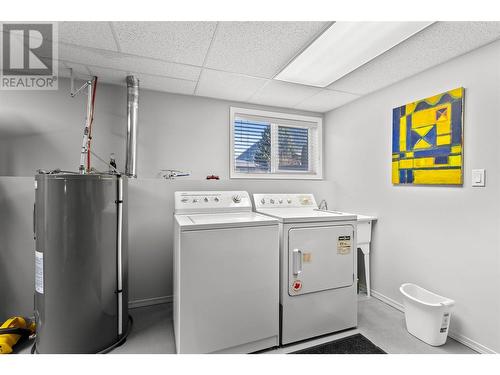 319 Brooke Drive, Chase, BC - Indoor Photo Showing Laundry Room