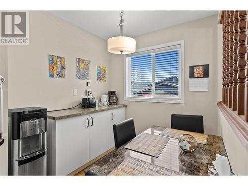 319 Brooke Drive, Chase, BC - Indoor Photo Showing Dining Room