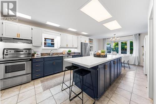 213 St Leonards Avenue, Toronto, ON - Indoor Photo Showing Kitchen With Upgraded Kitchen