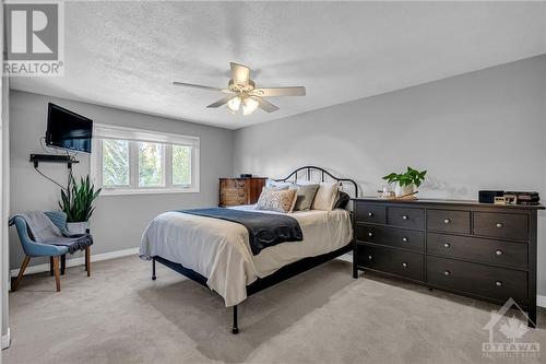 22 Stroughton Crescent, Munster, ON - Indoor Photo Showing Bedroom