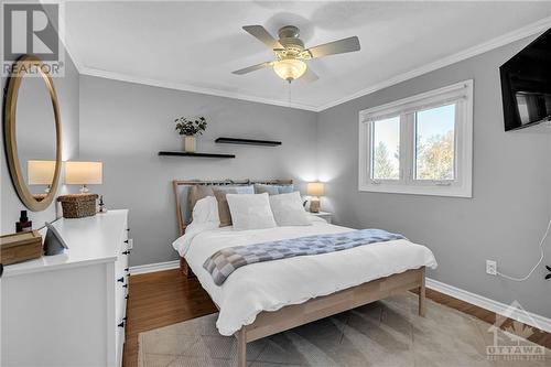 22 Stroughton Crescent, Munster, ON - Indoor Photo Showing Bedroom