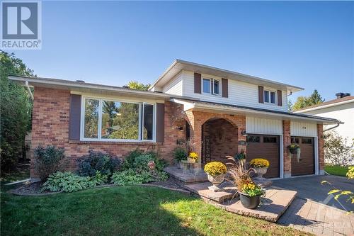 22 Stroughton Crescent, Munster, ON - Outdoor