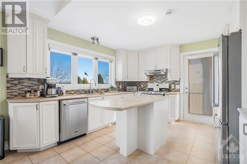 3695 Front Road, Hawkesbury, ON - Indoor Photo Showing Kitchen With Upgraded Kitchen