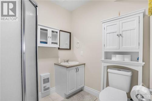 3695 Front Road, Hawkesbury, ON - Indoor Photo Showing Bathroom