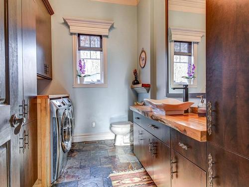 Powder room - 214 Rue Jean-Pierre, Sainte-Sophie, QC - Indoor Photo Showing Laundry Room