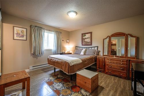 7-4404 Pleasant Valley Road, Vernon, BC - Indoor Photo Showing Bedroom