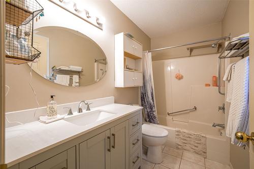 7-4404 Pleasant Valley Road, Vernon, BC - Indoor Photo Showing Bathroom