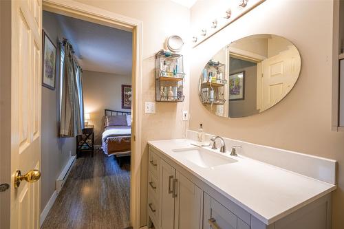 7-4404 Pleasant Valley Road, Vernon, BC - Indoor Photo Showing Bathroom