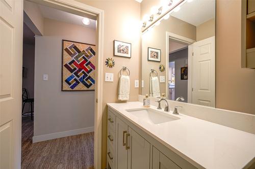 7-4404 Pleasant Valley Road, Vernon, BC - Indoor Photo Showing Bathroom